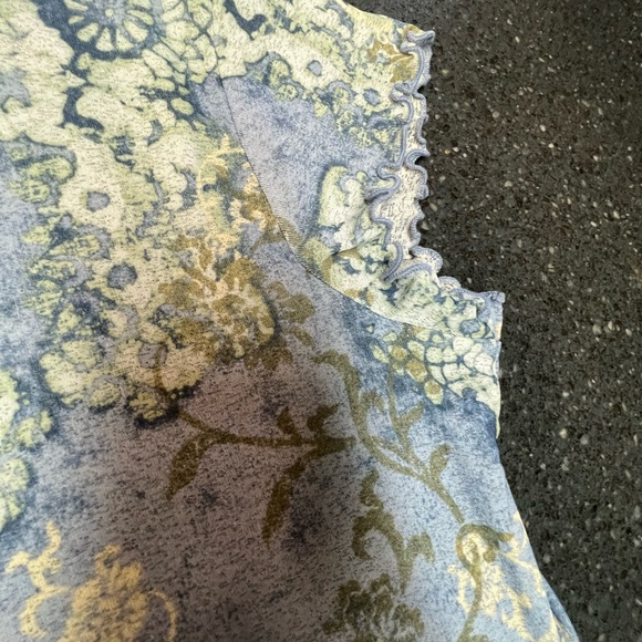 Ladies TeeCo Pullover Size M 100% polyester light blue print - Picture 13 of 16